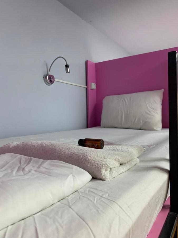 Auberge de jeunesse Gorgona à Batoumi Extérieur photo